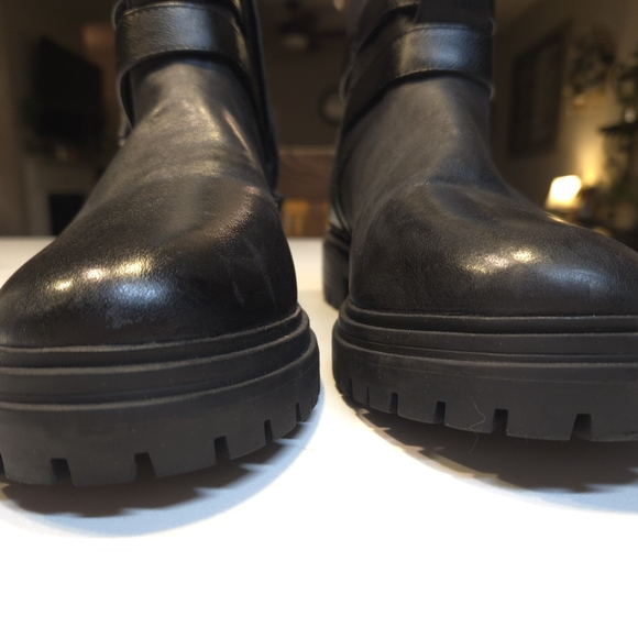 Lucky Brand Woman's Boots - Picture 4 of 15